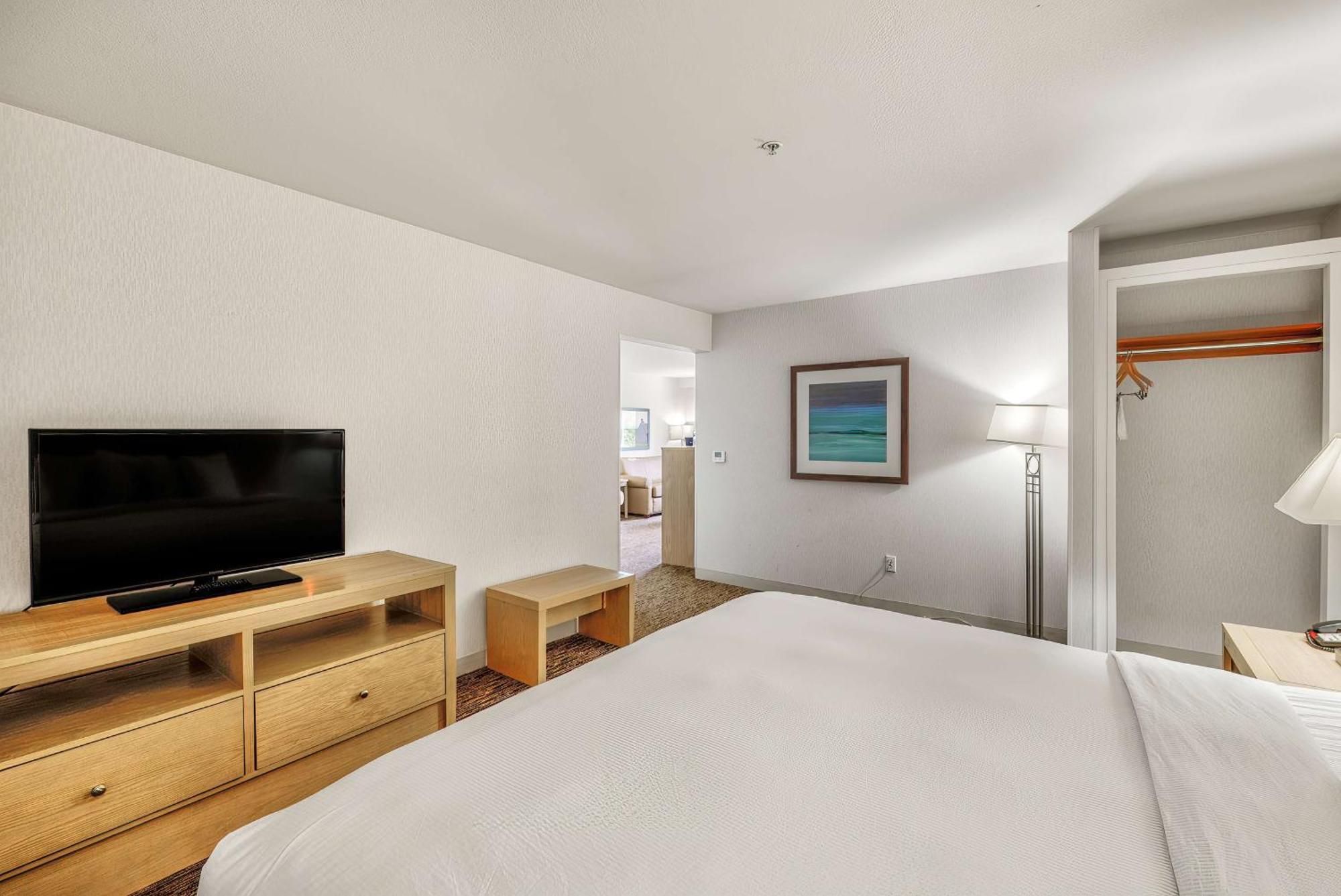Doubletree By Hilton Vancouver Exterior photo